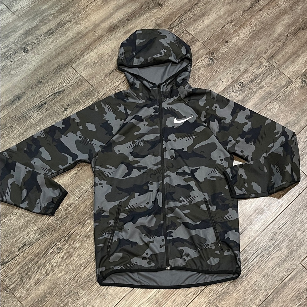 Nike Men's Camo Windbreaker - Black and Gray